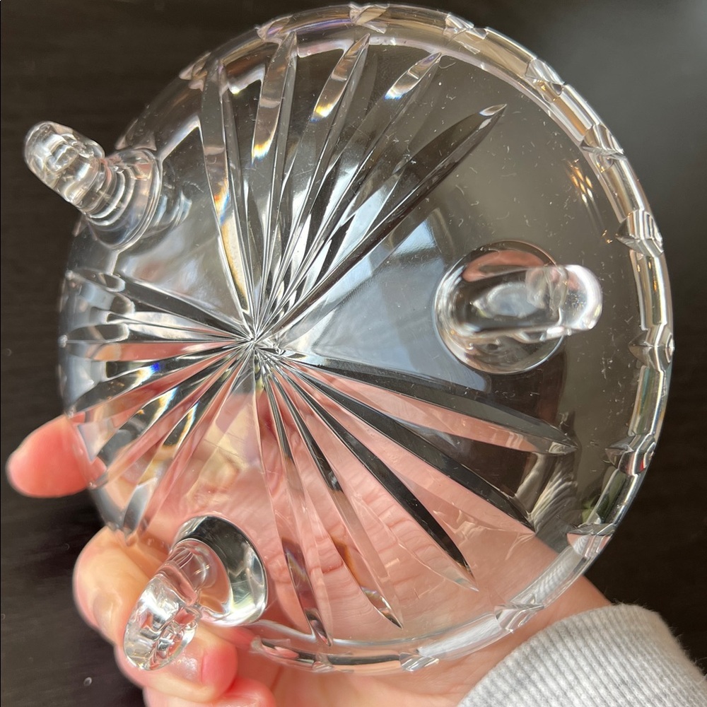 Vintage Round Cut Crystal Shallow Bowl Tri-Footed Trinket Dish / Soap Dish - Picture 9 of 10